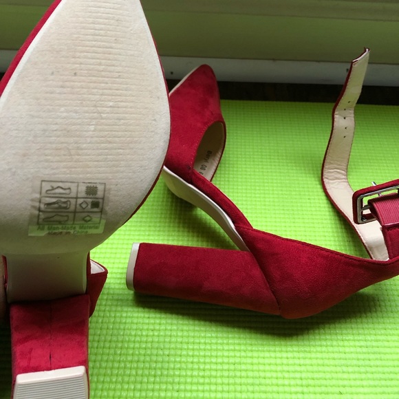 Red heels - Picture 4 of 4